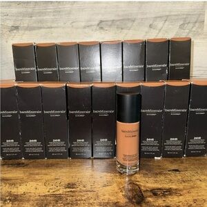NIB bareMinerals BAREPRO Performance Wear Liquid Foundation SPF 20 Maple 1 oz